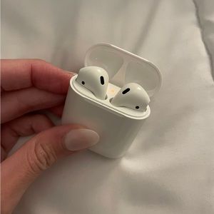 Used AirPods 1st gen
